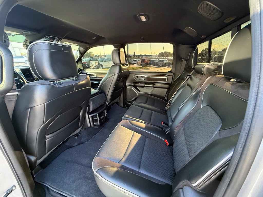 Used 2025 RAM 1500 Laramie AWD/4WD image 32