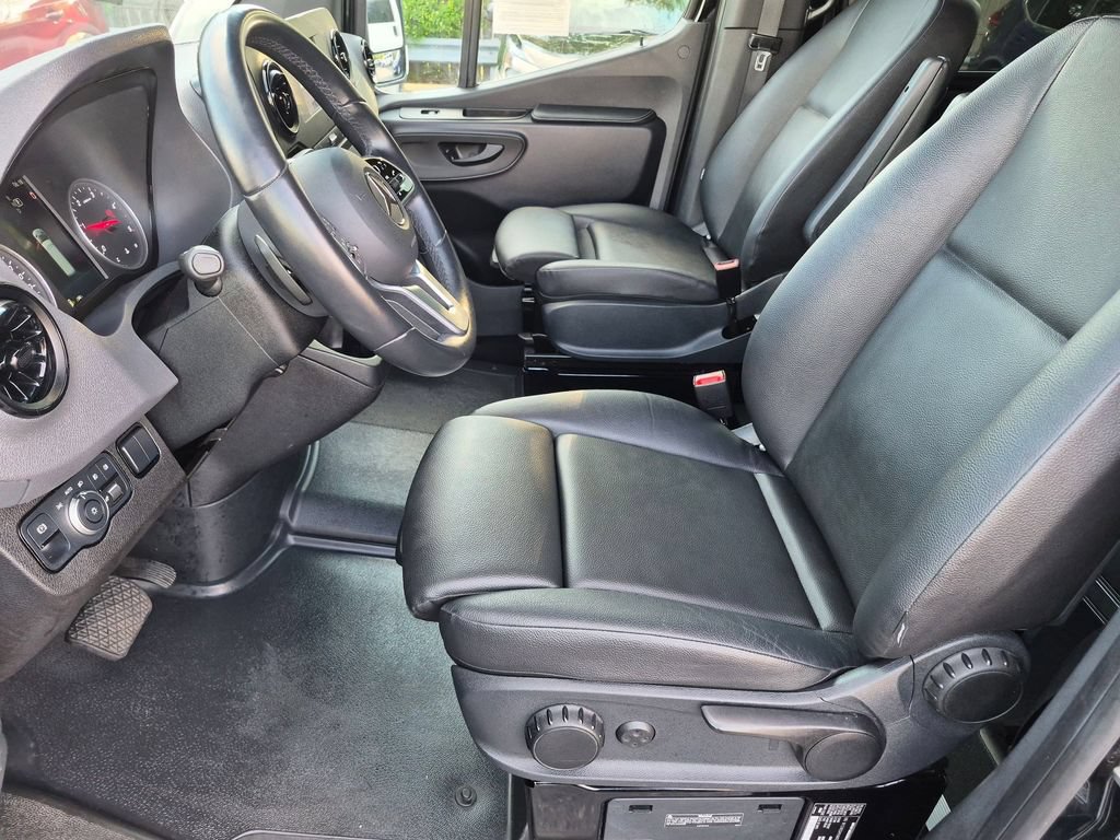 Used 2021 Mercedes-Benz Sprinter 2500 image 11