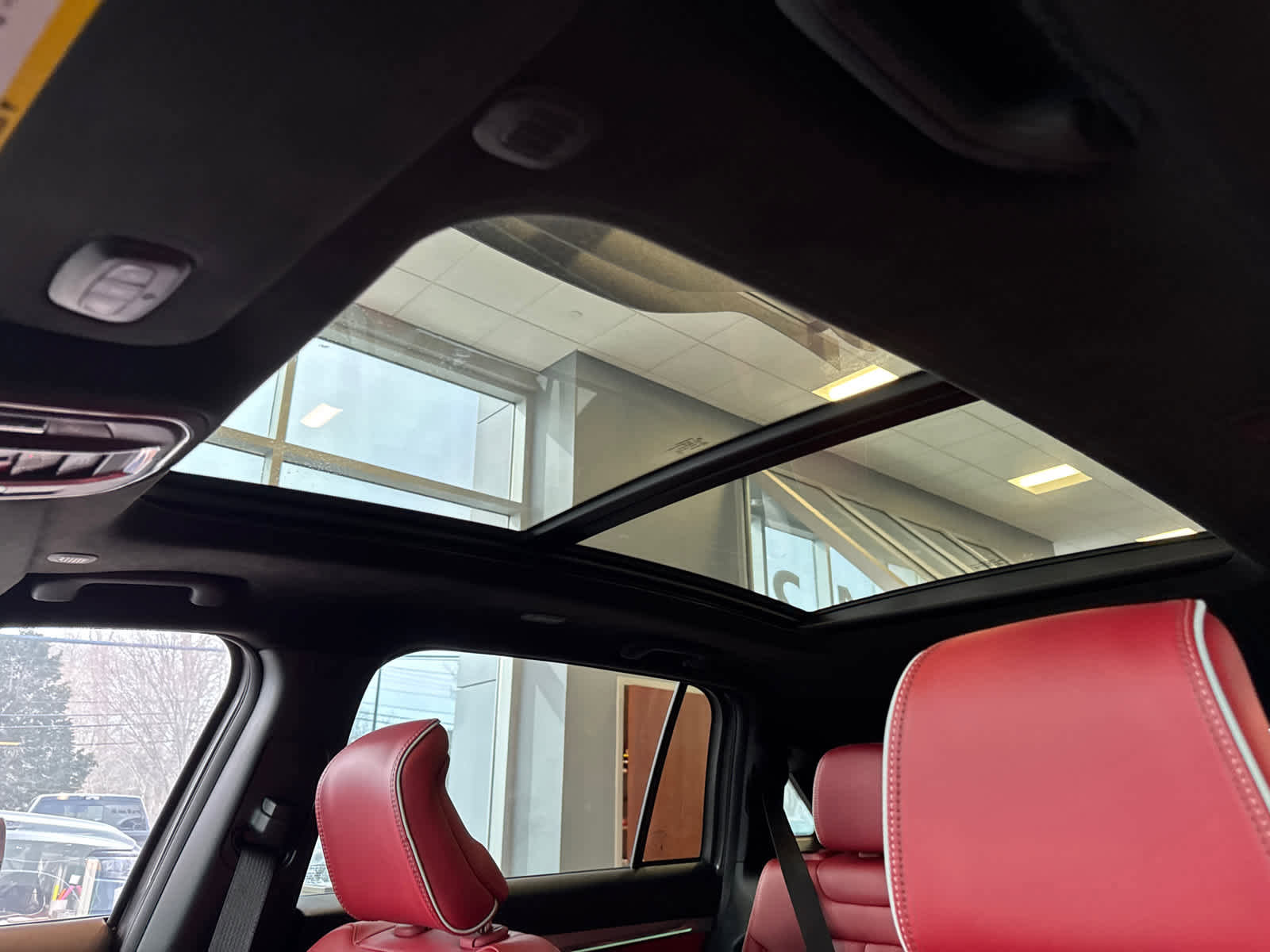 Used 2024 Jeep Wagoneer Launch Edition image 13