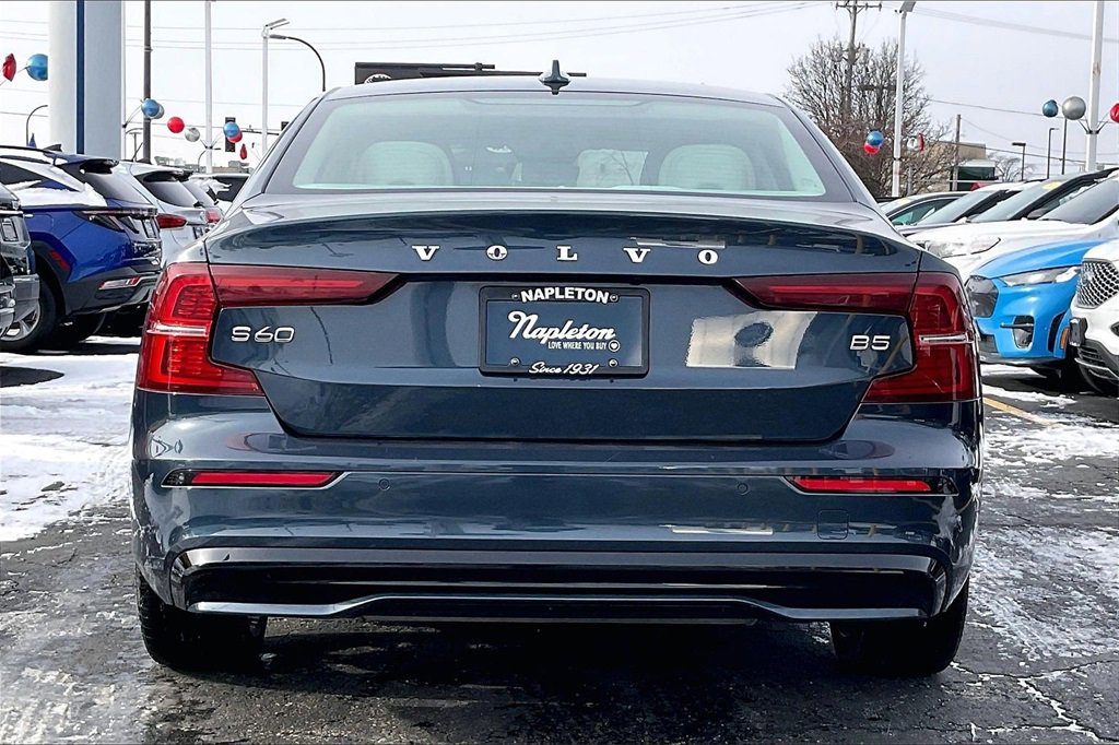 Used 2024 Volvo S60 B5 Plus image 3