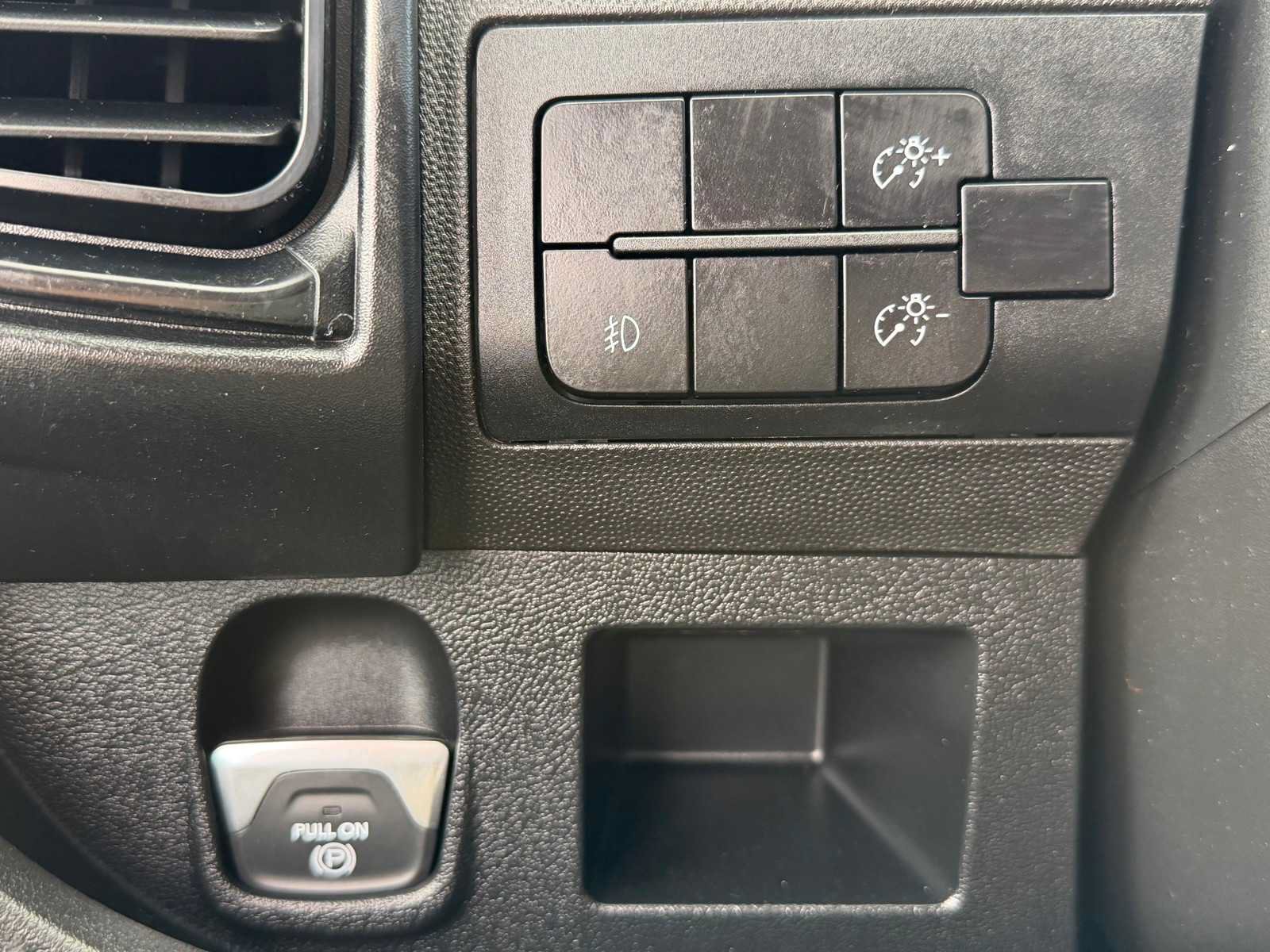 Used 2025 RAM ProMaster 2500 w/ Convenience Group FWD image 17