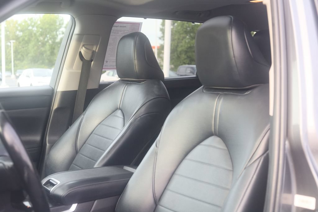 Used 2021 Toyota Highlander XLE AWD/4WD image 20