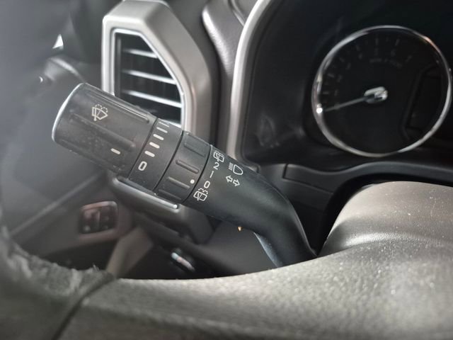 Used 2018 Ford Expedition XLT w/ Equipment Group 202A AWD/4WD image 22