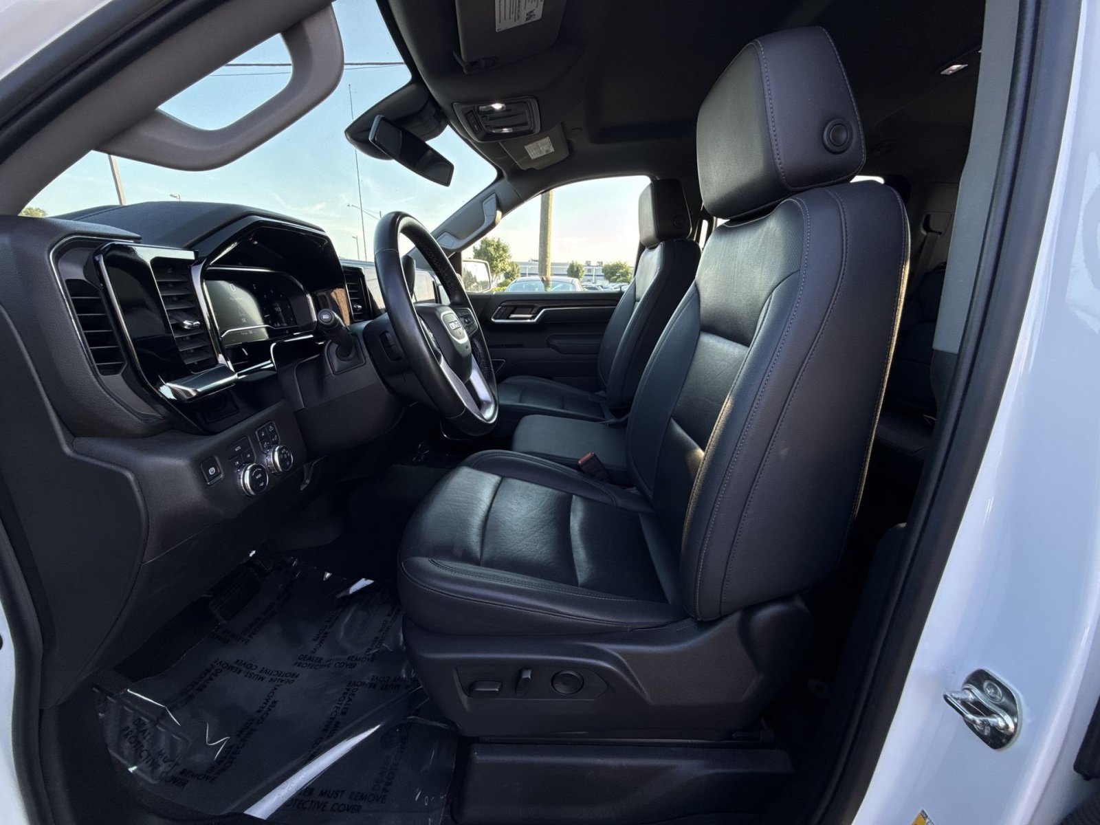Used 2025 GMC Sierra 1500 SLT AWD/4WD image 7