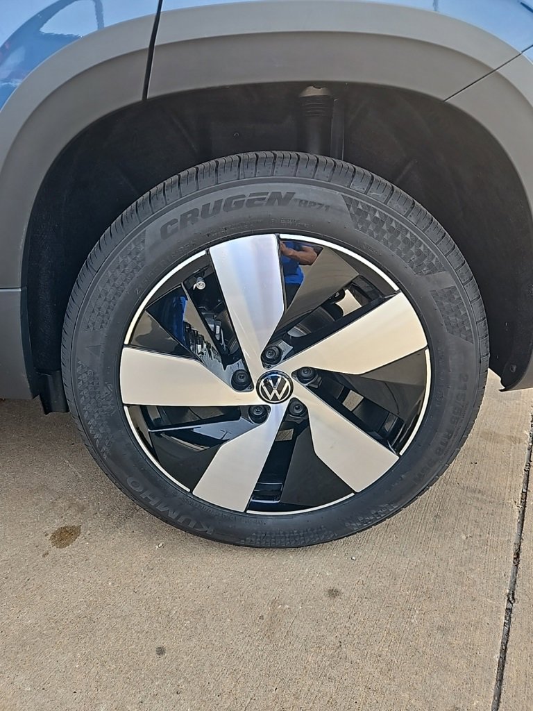 New 2026 Volkswagen Taos S image 9