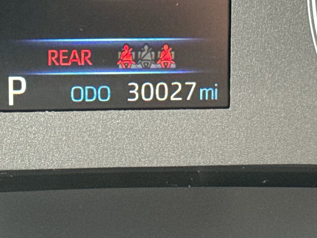 Used 2024 Toyota Corolla Cross SE w/ Moonroof Package image 19