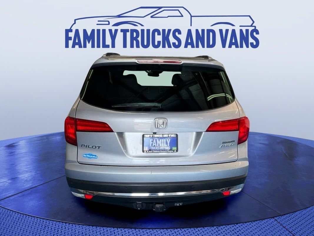 Used 2017 Honda Pilot Touring image 3