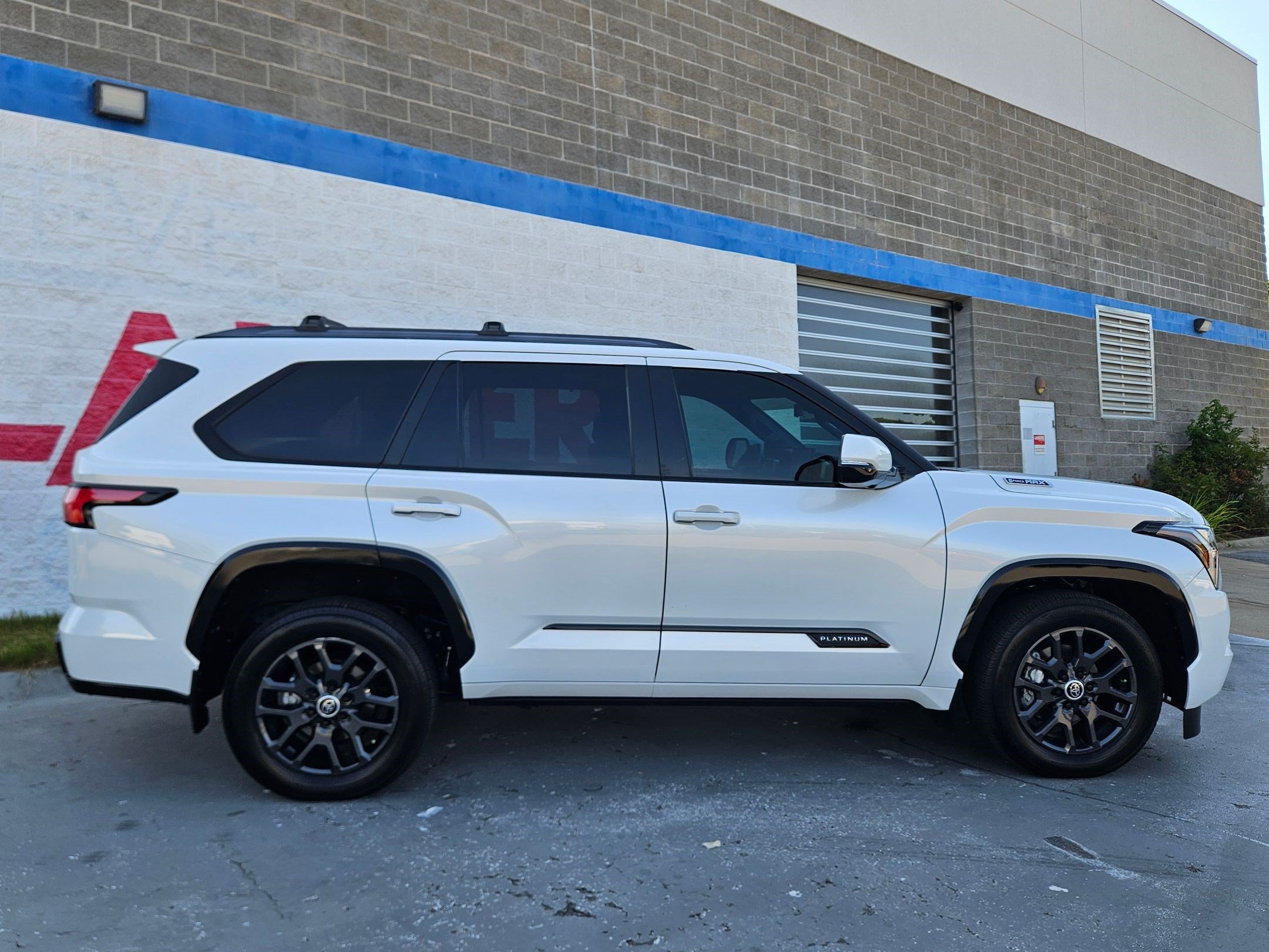 Used 2024 Toyota Sequoia Platinum AWD/4WD image 8