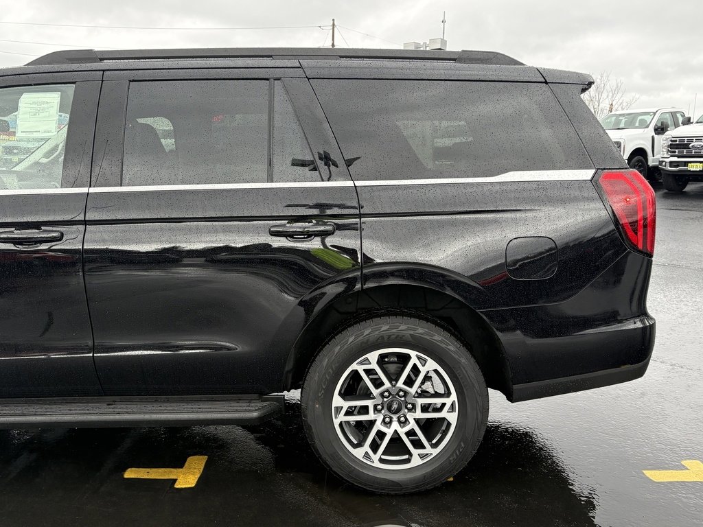 New 2025 Ford Expedition Active image 15