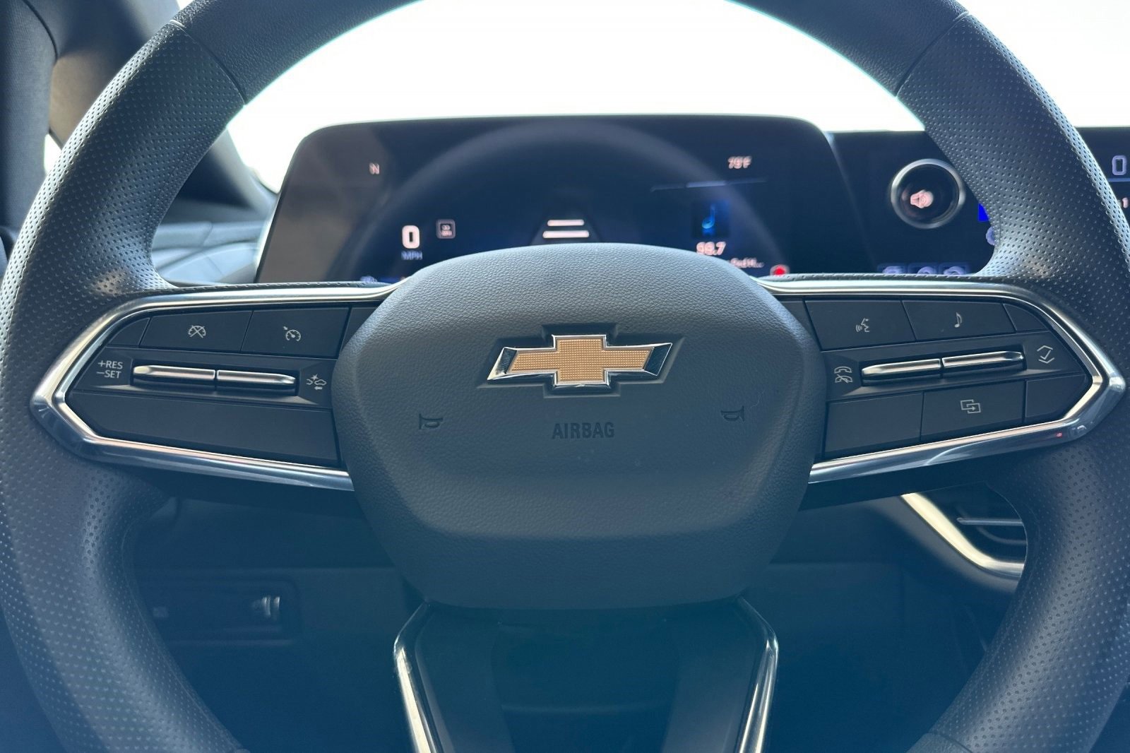 Used 2025 Chevrolet Equinox EV LT image 25