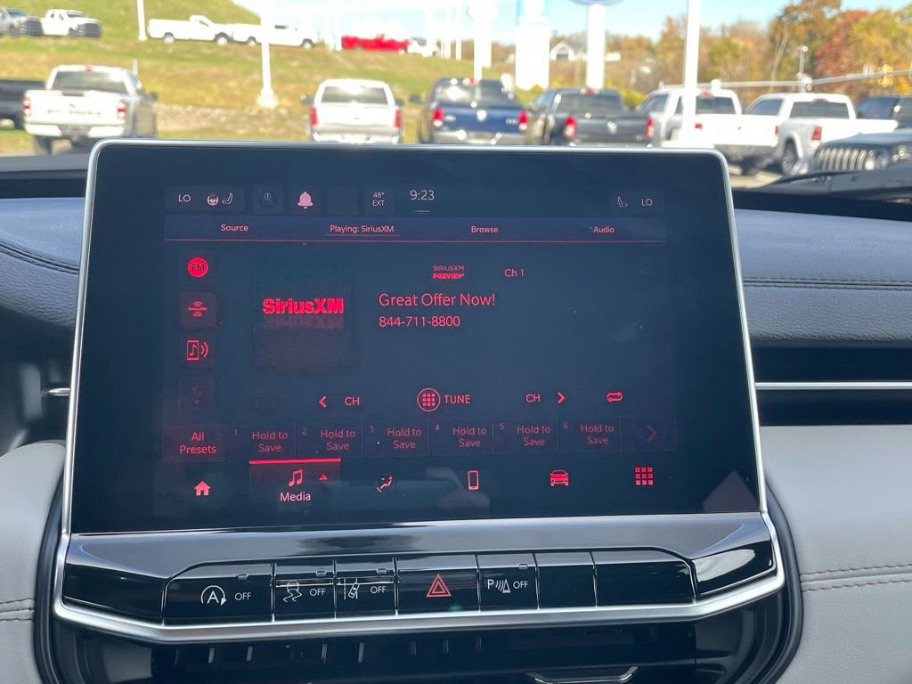 Certified 2024 Jeep Compass Limited image 37