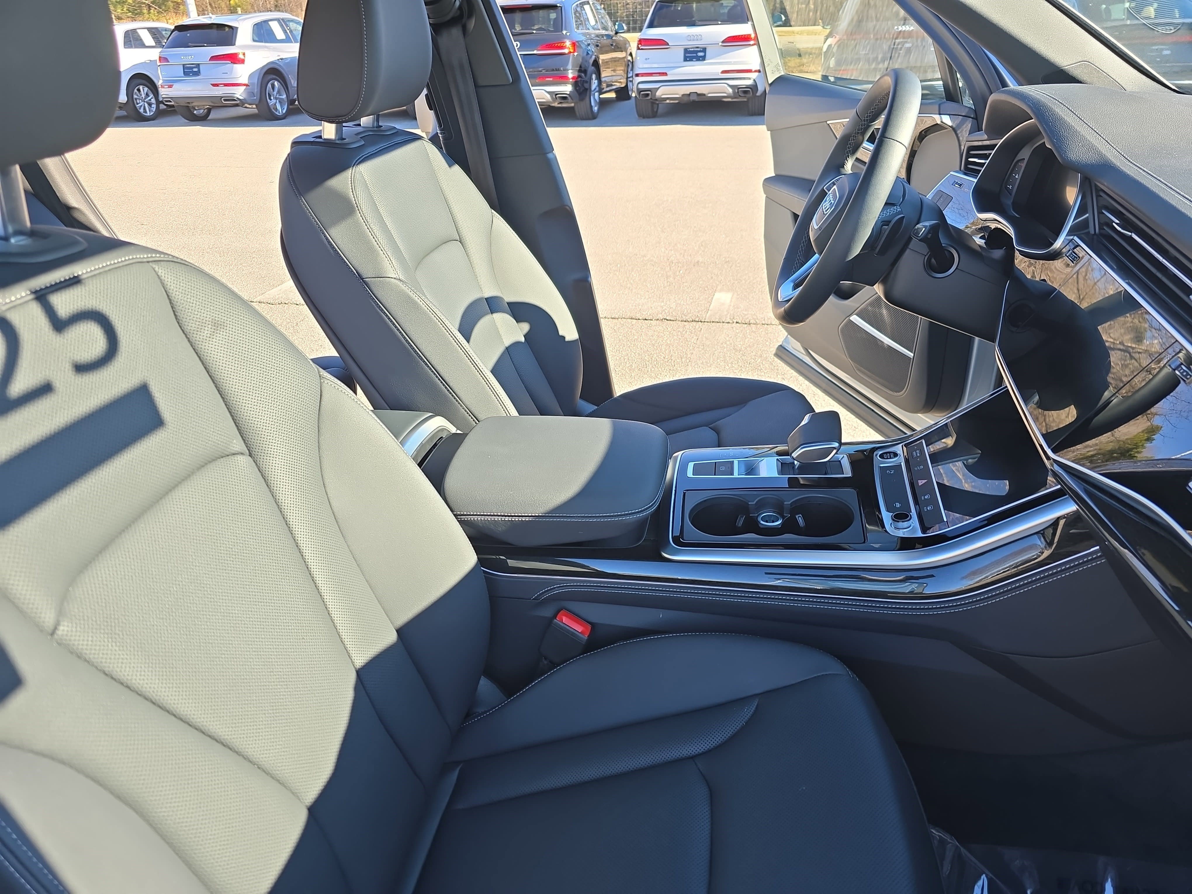 Certified 2025 Audi Q7 2.0T Premium Plus w/ Premium Plus Package image 10
