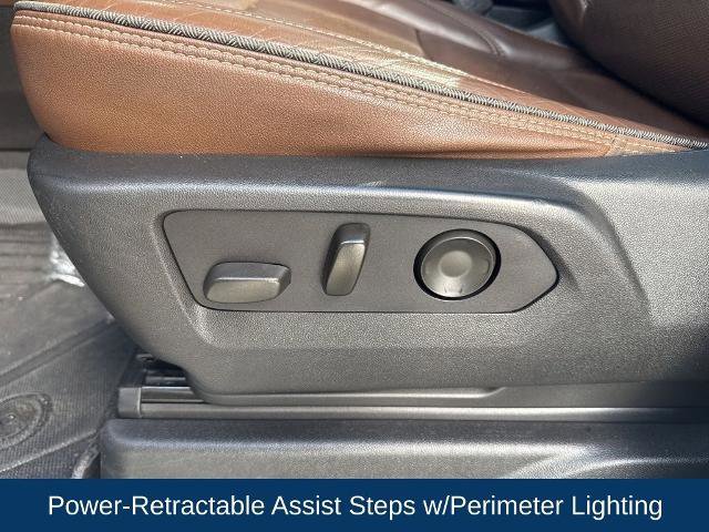 Used 2021 Chevrolet Suburban High Country w/ Premium Package 2 AWD/4WD image 14