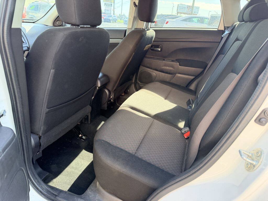 Used 2017 Mitsubishi Outlander Sport ES AWD/4WD image 6