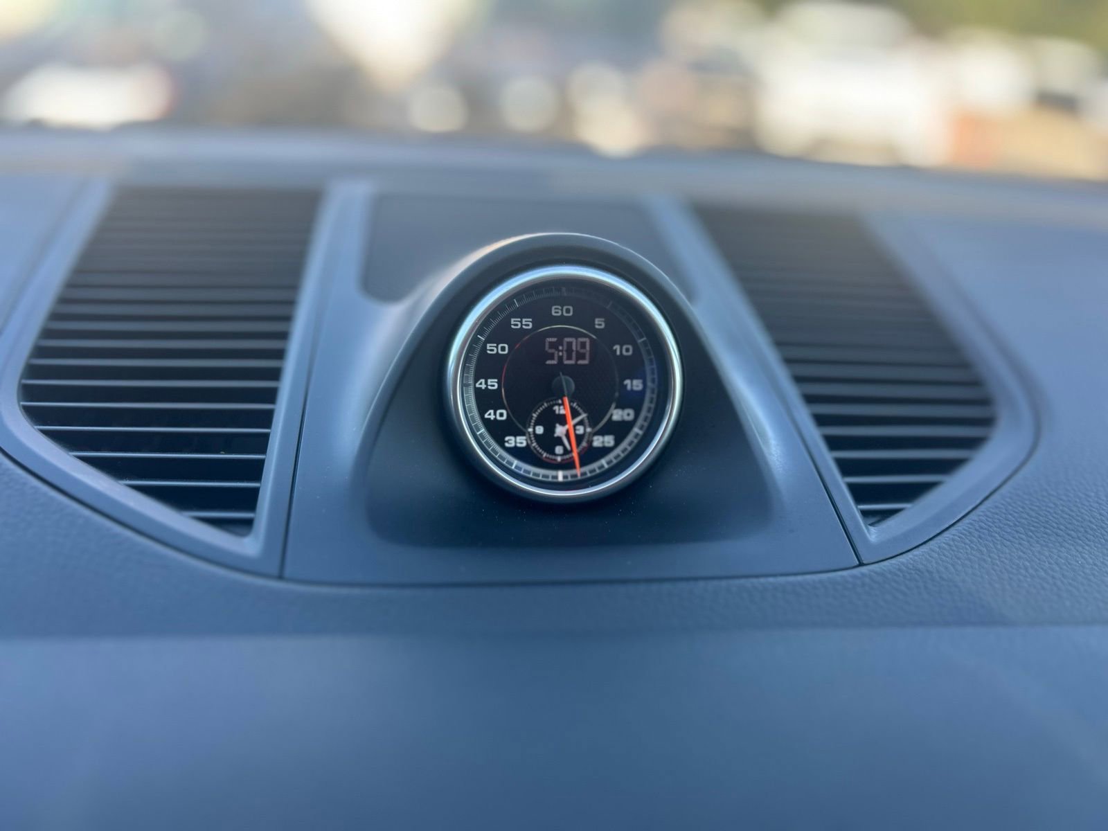 Used 2018 Porsche Macan Sport Edition image 27