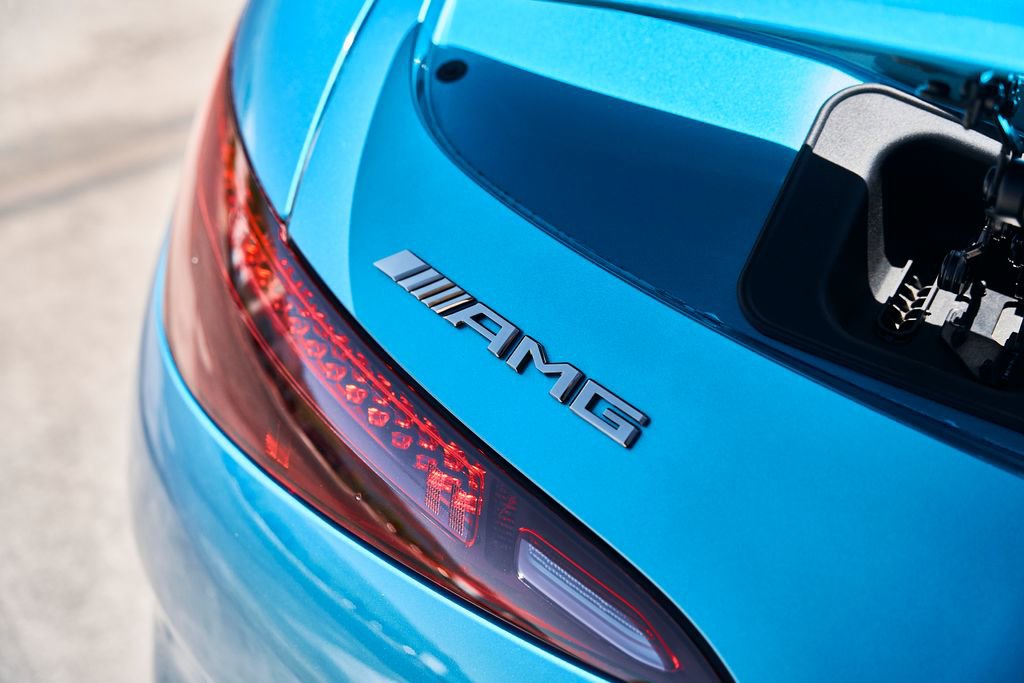 Used 2022 Mercedes-Benz SL 63 AMG 4MATIC w/ AMG Aerodynamic Package image 16