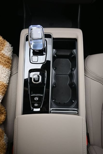New 2026 Volvo XC90 B6 Plus w/ Protection Package Premier AWD/4WD image 11