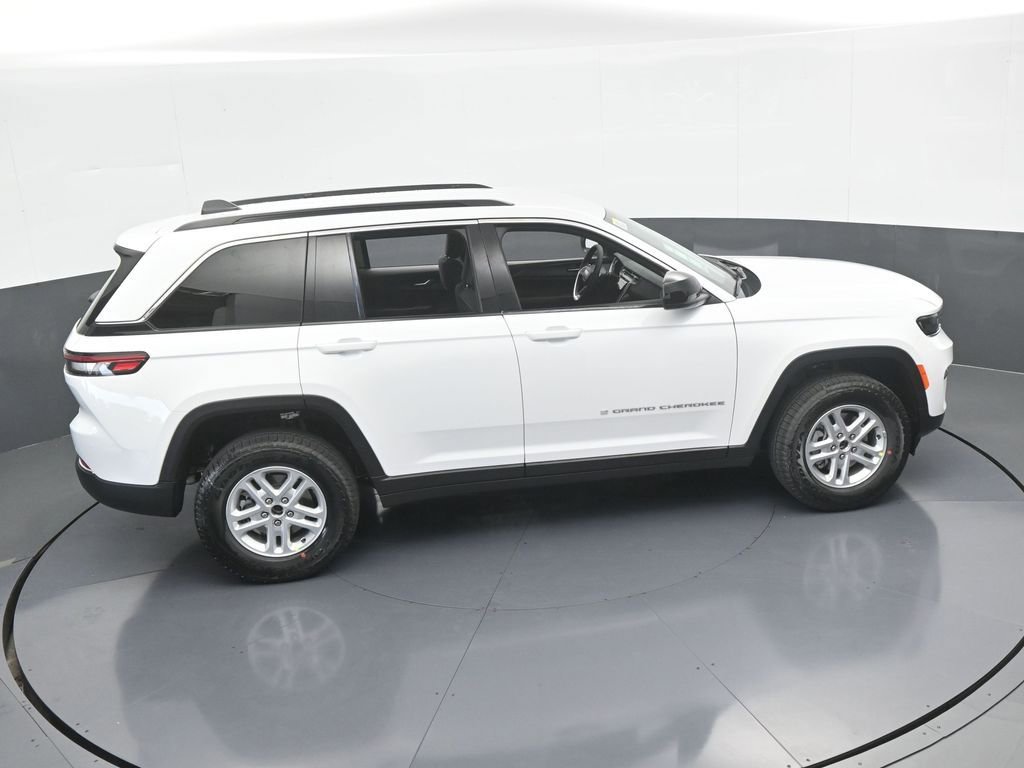 Used 2025 Jeep Grand Cherokee Laredo image 44