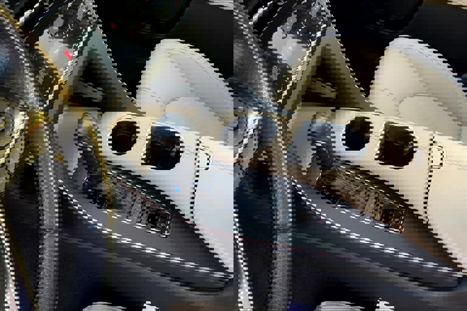 Used 2020 Toyota Avalon XLE image 16