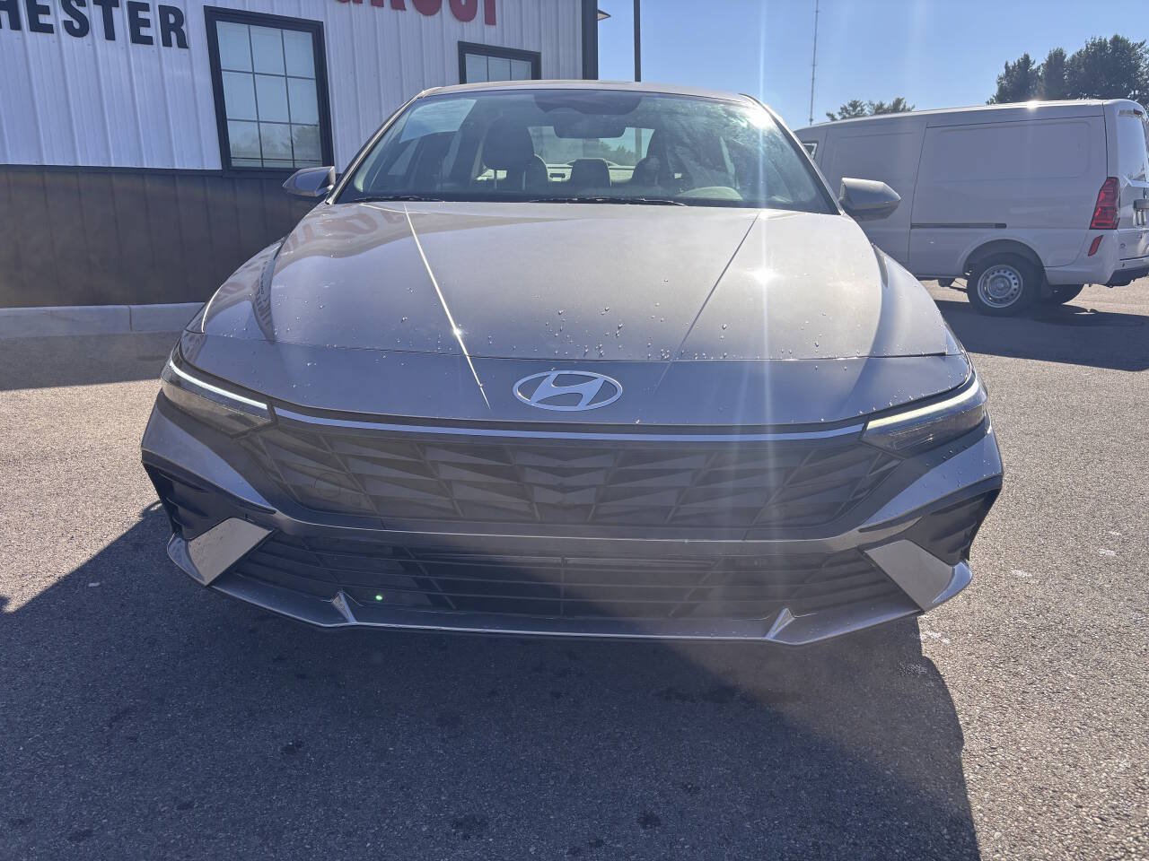 Used 2025 Hyundai Elantra SE FWD image 2