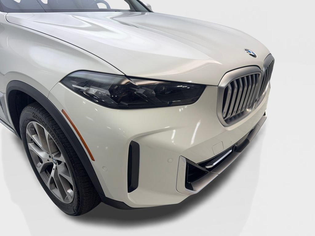 Used 2024 BMW X5 xDrive40i w/ Parking Assistance Package AWD/4WD image 17