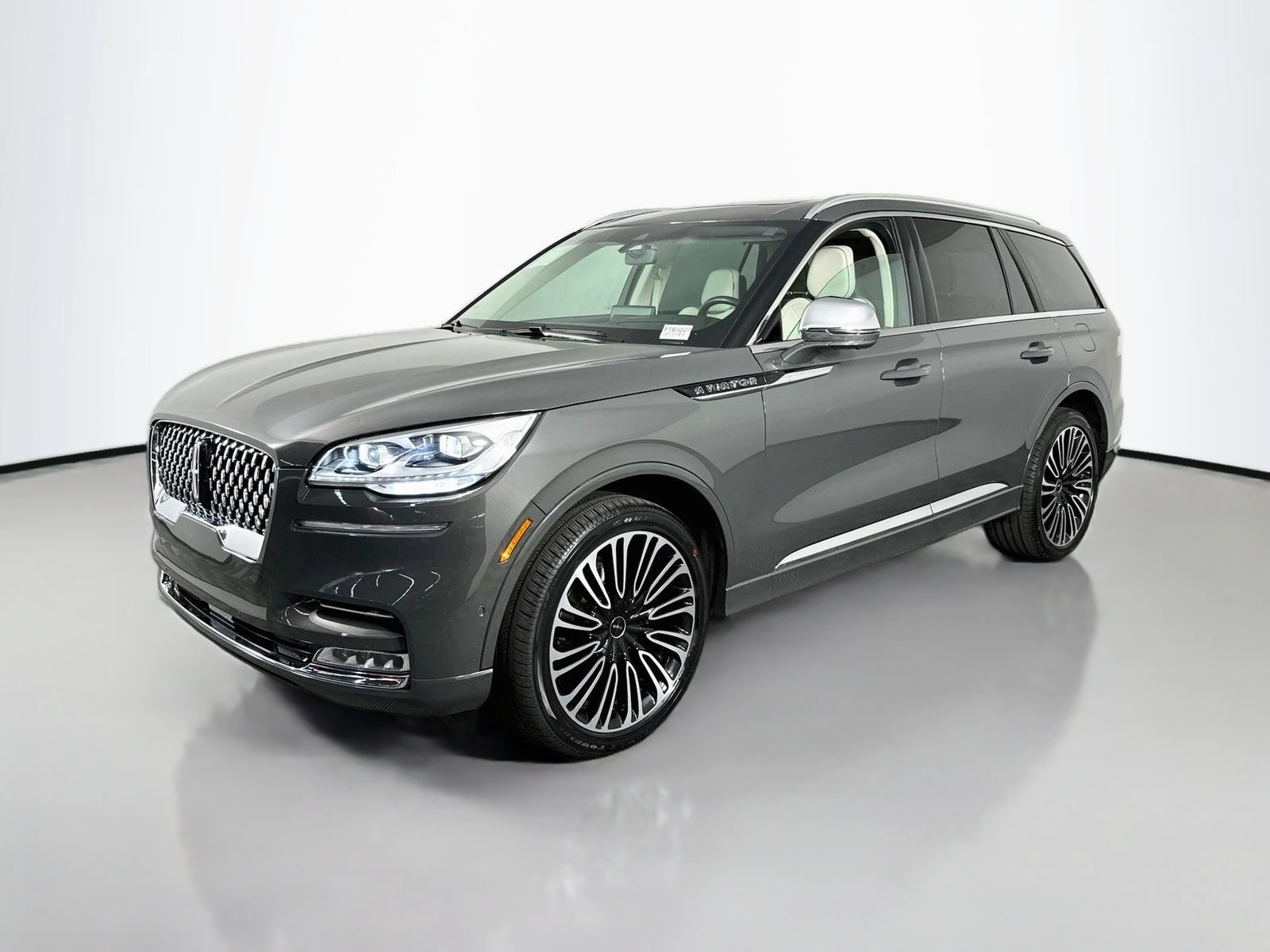 Used 2022 Lincoln Aviator Black Label w/ Dynamic Handling Package AWD/4WD image 3