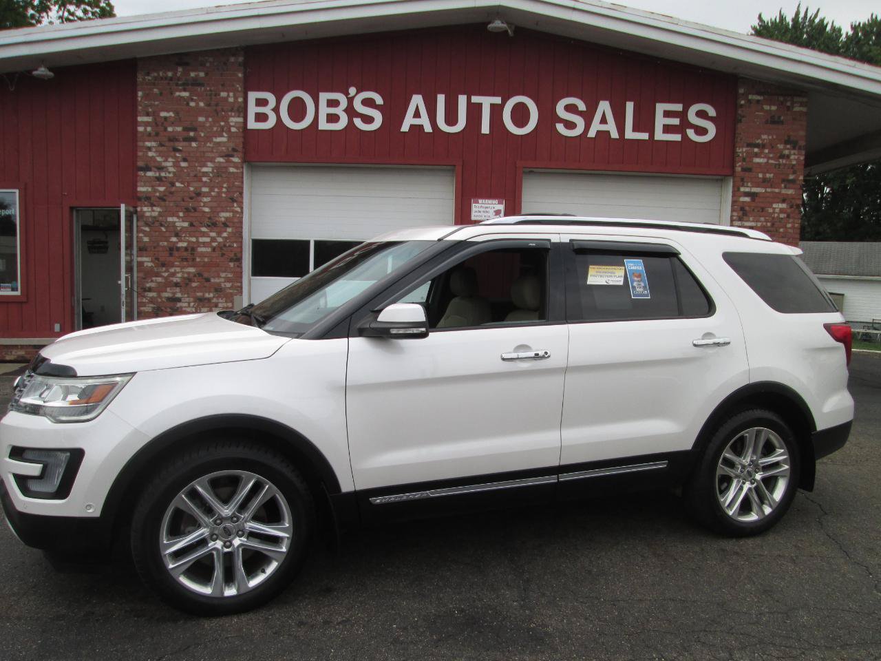 Used 2016 Ford Explorer Limited w/ Equipment Group 301A AWD/4WD image 2