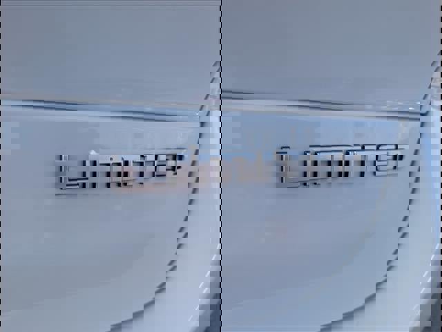 New 2025 Jeep Grand Cherokee L Limited w/ Luxury Tech Group II image 19