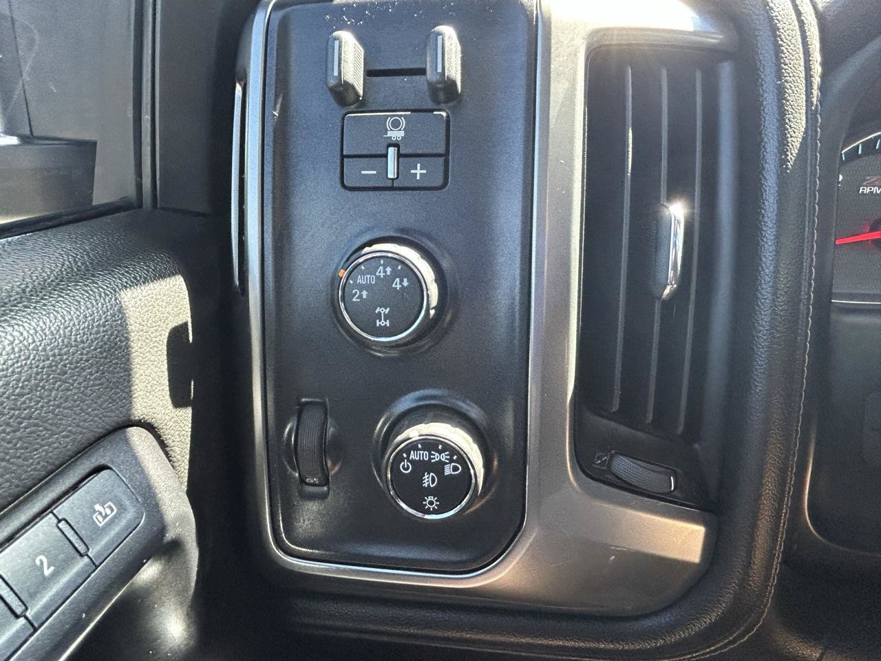 Used 2014 Chevrolet Silverado 1500 LTZ Z71 AWD/4WD image 27