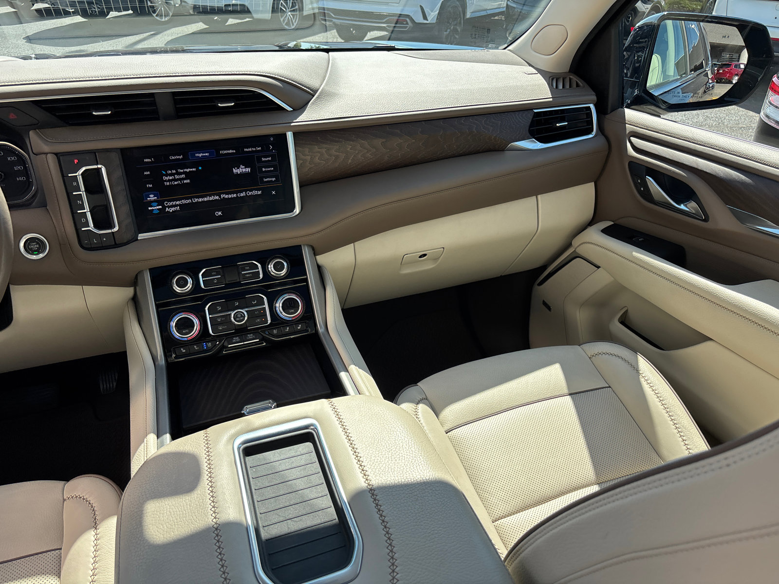 Used 2021 GMC Yukon Denali w/ Denali Premium Package image 32