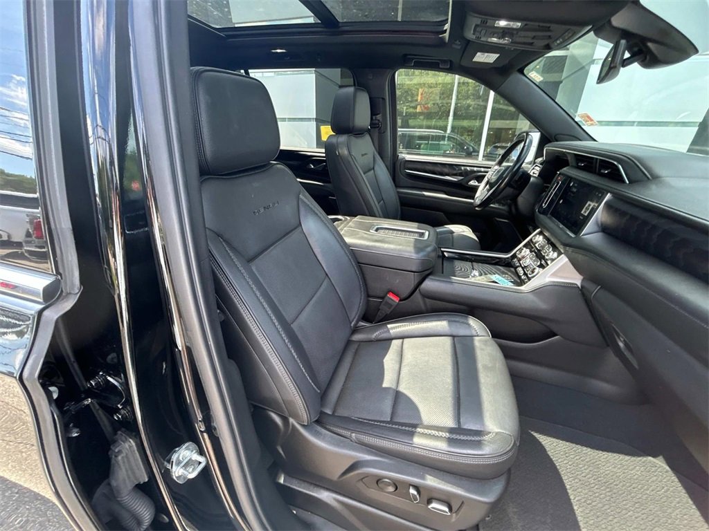 Used 2022 GMC Yukon XL Denali image 19