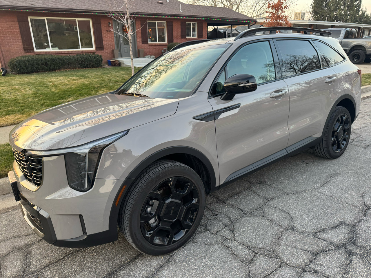 Used 2025 Kia Sorento X-Line EX image 1