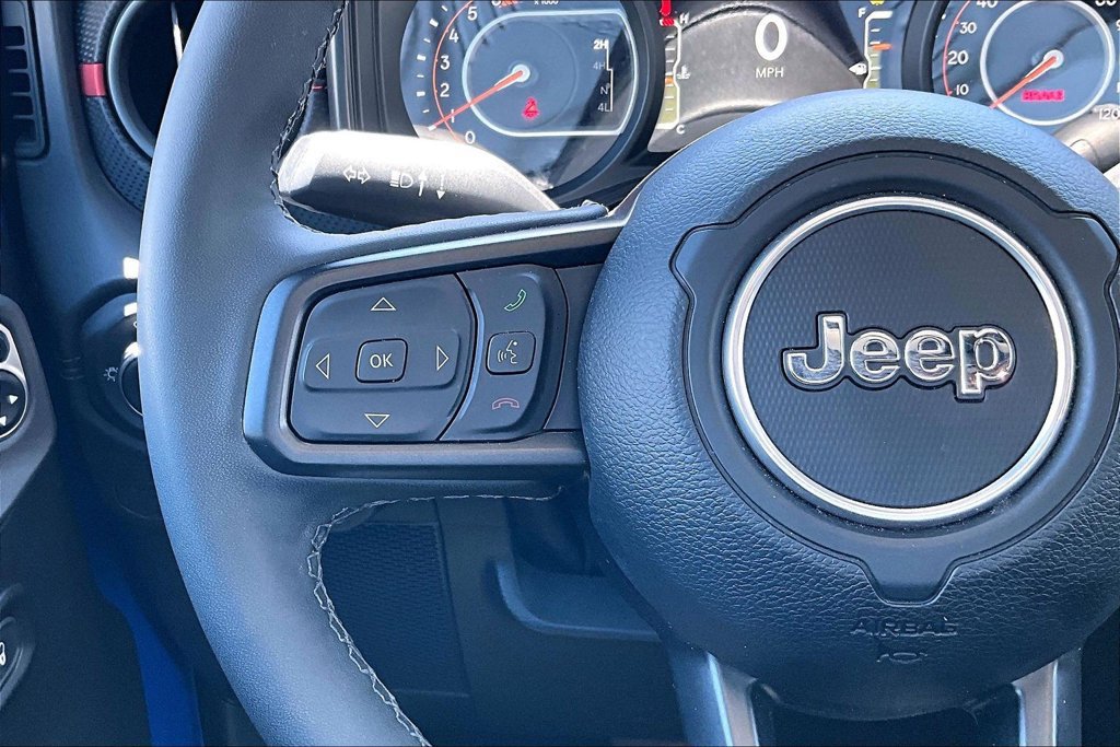 Certified 2025 Jeep Wrangler Unlimited Rubicon w/ Convenience Group AWD/4WD image 6