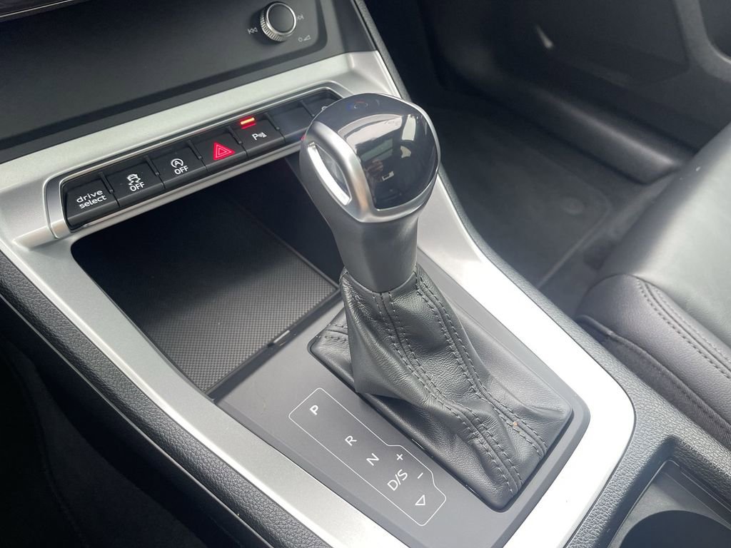 Used 2025 Audi Q3 2.0T Premium image 32