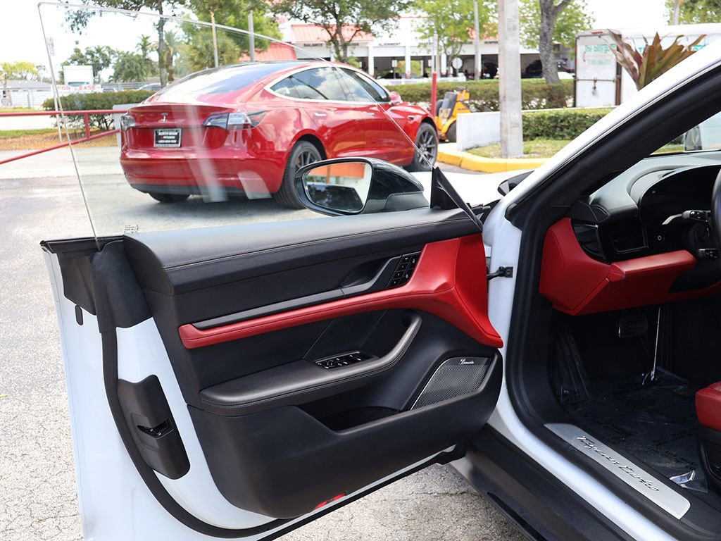 Used 2020 Porsche Taycan Turbo AWD/4WD image 26