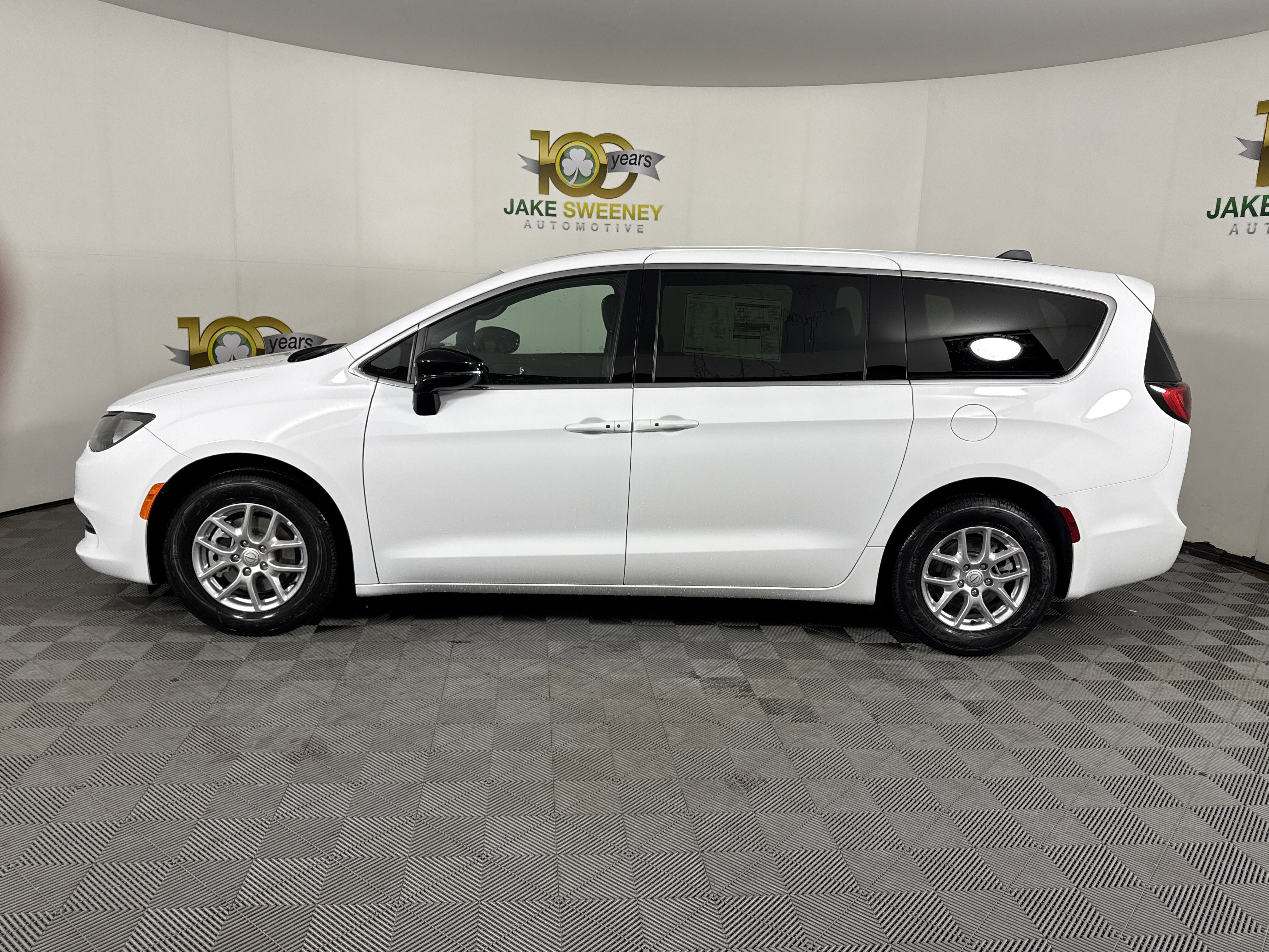 New 2026 Chrysler Voyager LX image 5