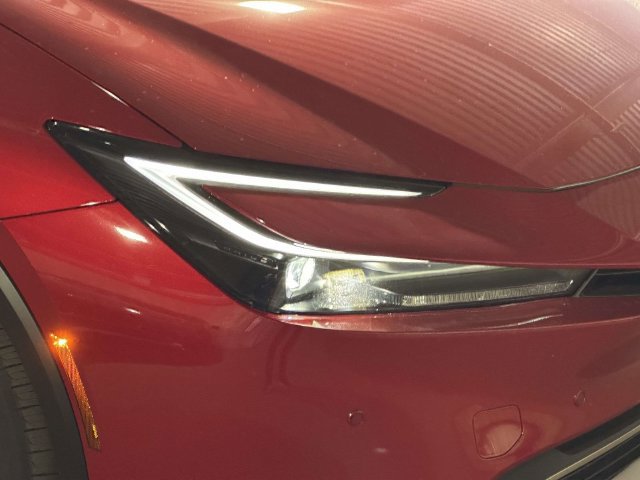 New 2027 Toyota Prius Plug-In Hybrid FWD image 9
