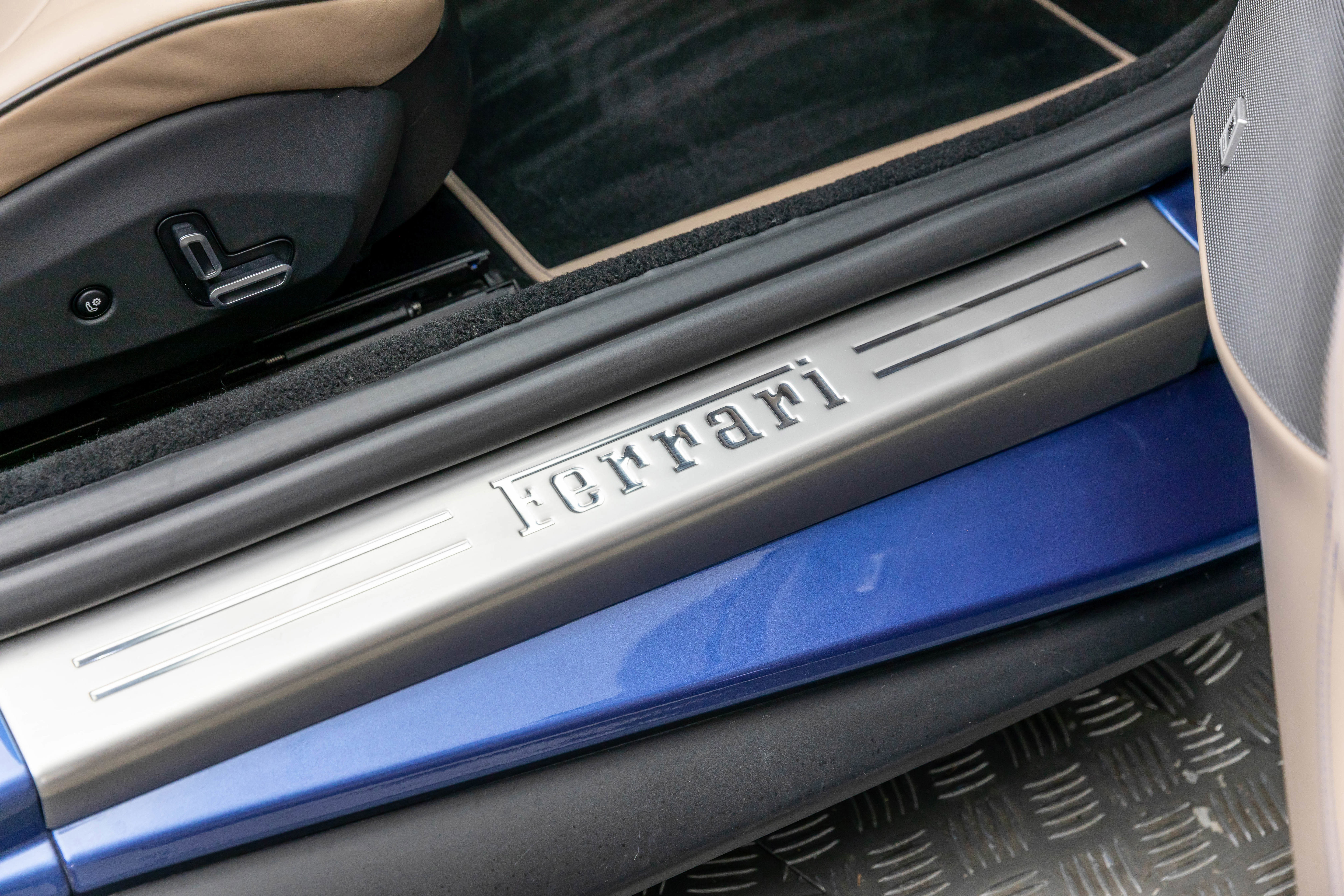 Certified 2019 Ferrari Portofino image 40