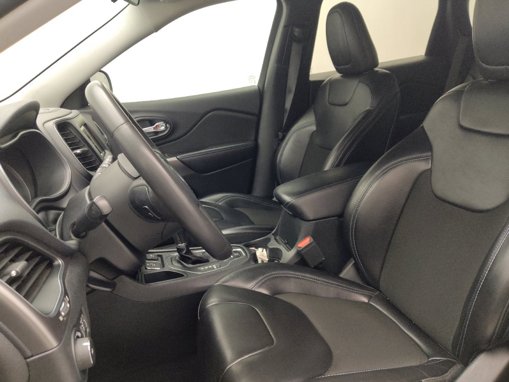 Used 2020 Jeep Cherokee Latitude Plus image 17