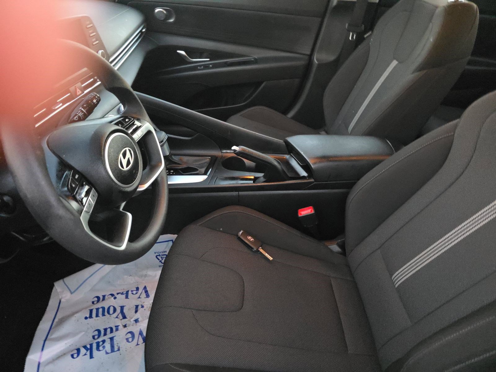 Used 2025 Hyundai Elantra SE image 11