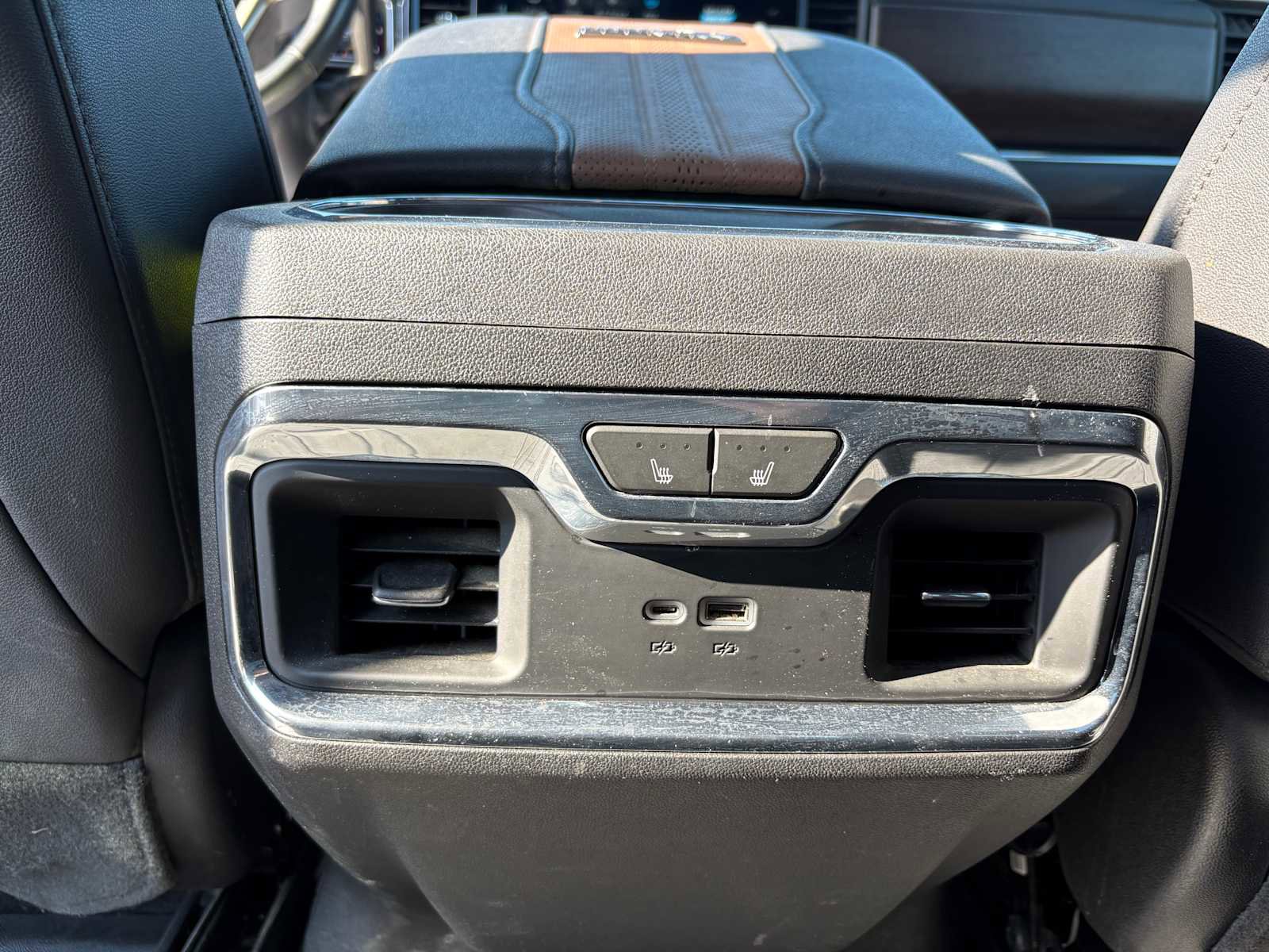 Used 2024 Chevrolet Silverado 3500 High Country w/ Technology Package AWD/4WD image 40