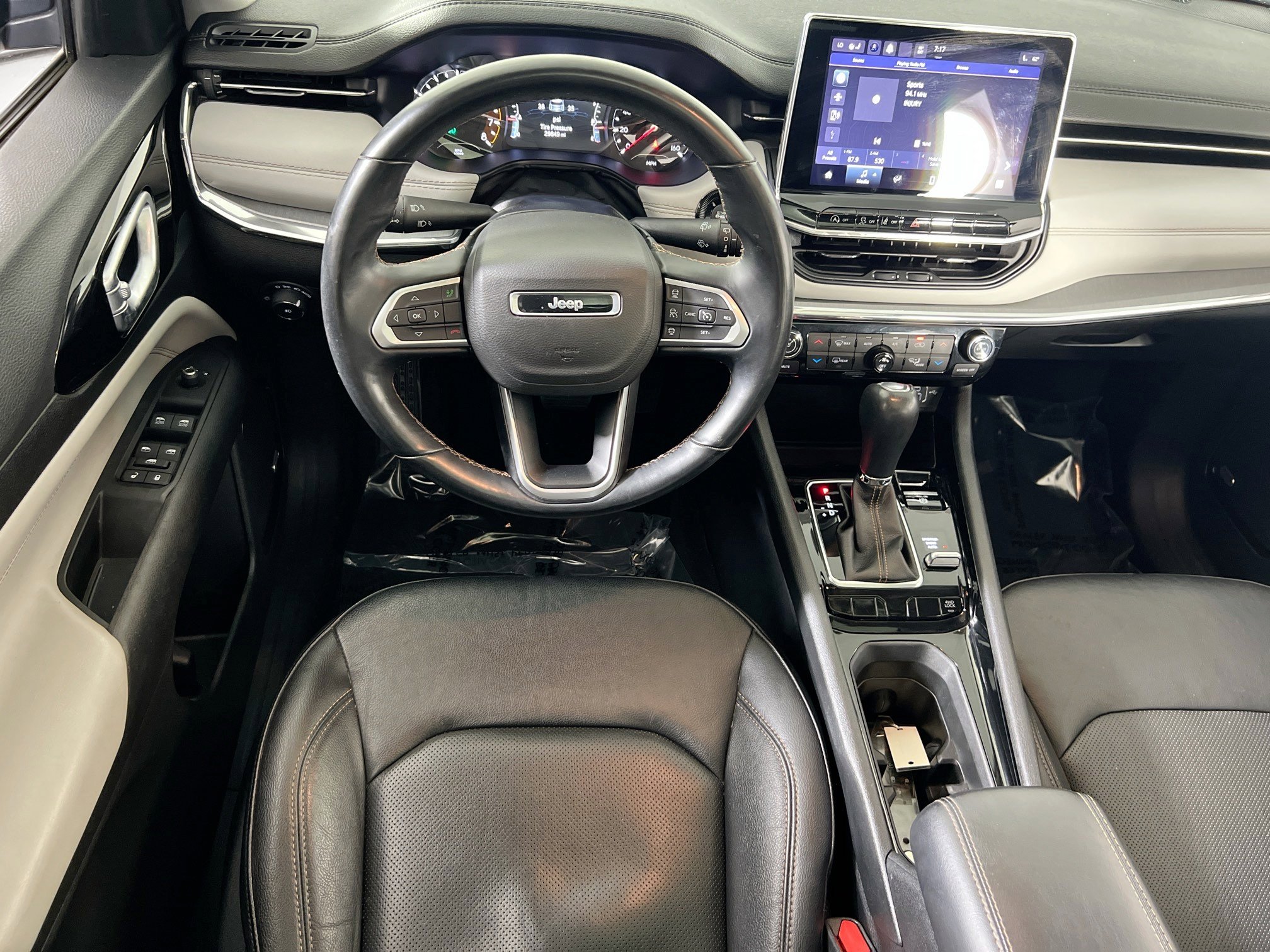 Used 2022 Jeep Compass Limited w/ Sun and Sound Group AWD/4WD image 23