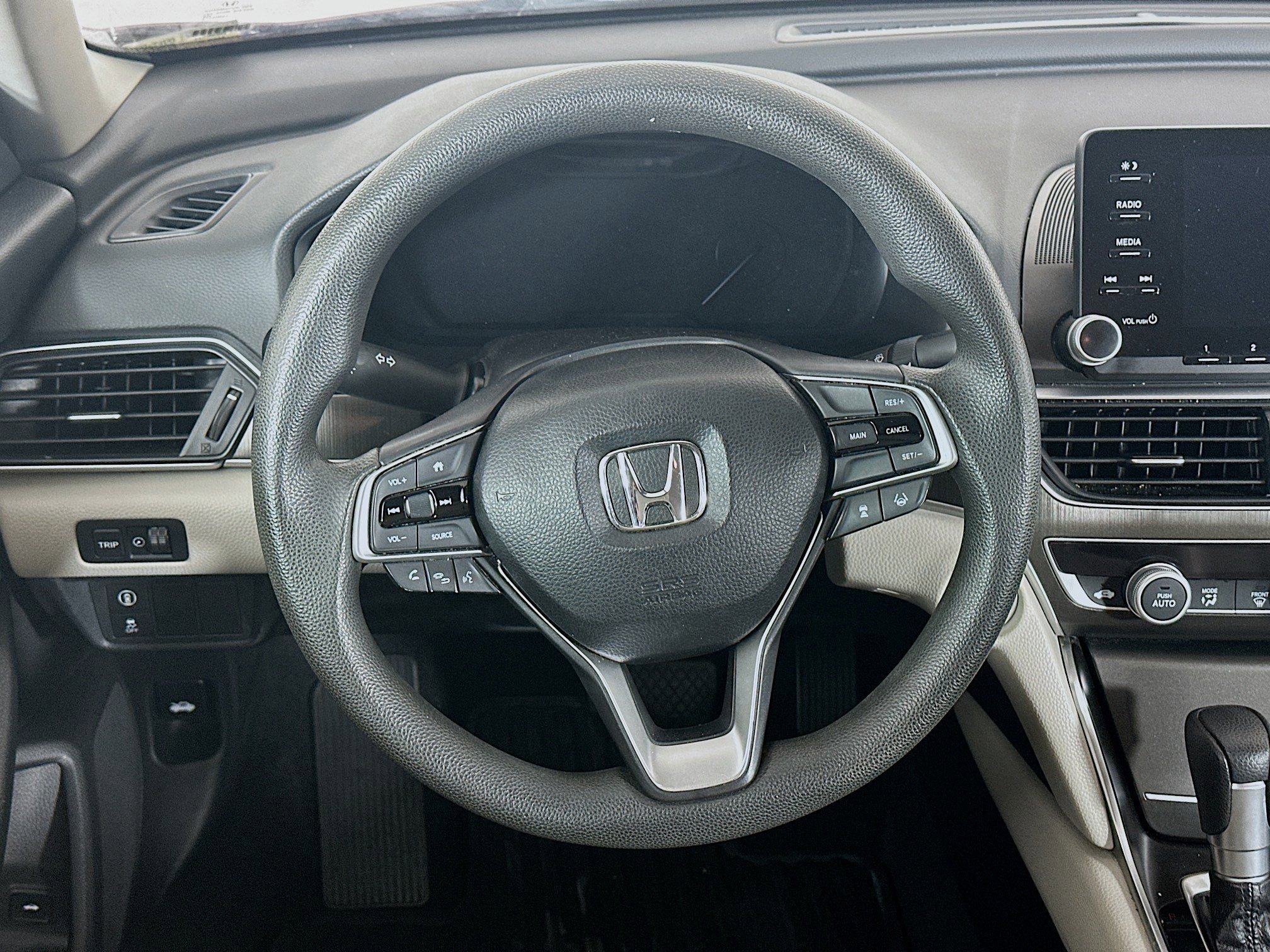 Used 2018 Honda Accord LX image 18