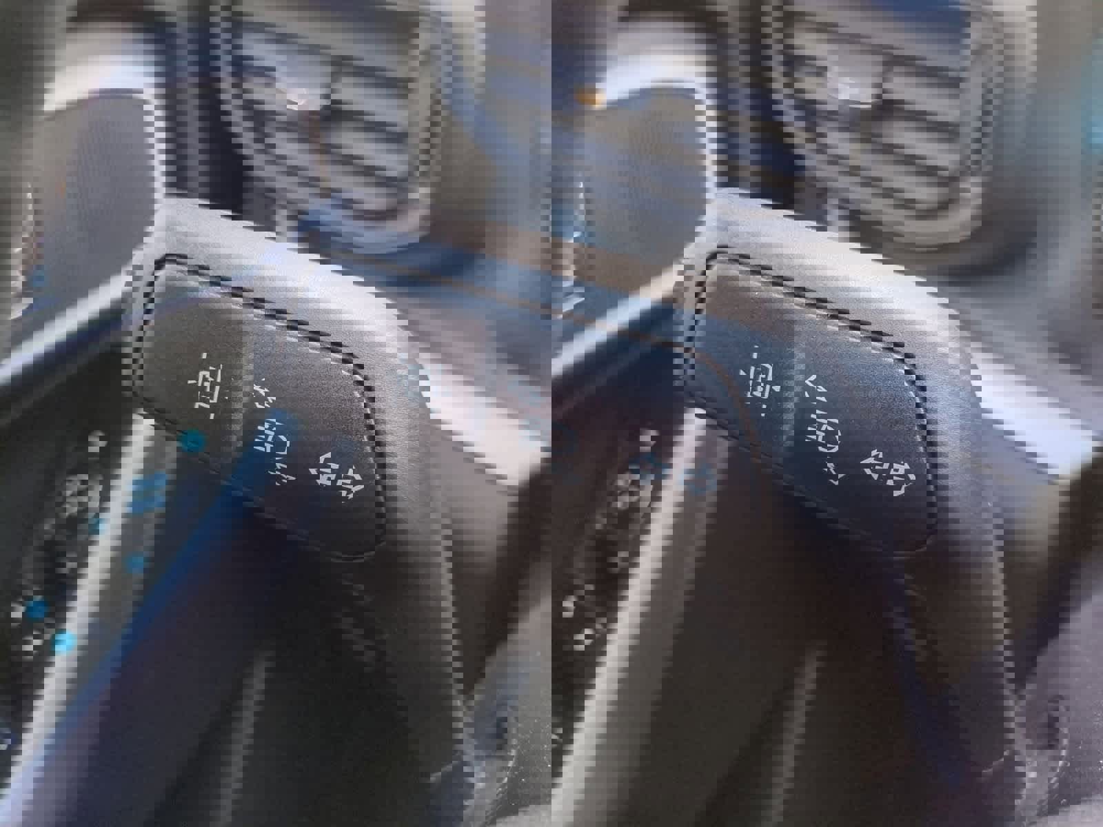 Used 2023 Ford Explorer XLT image 28