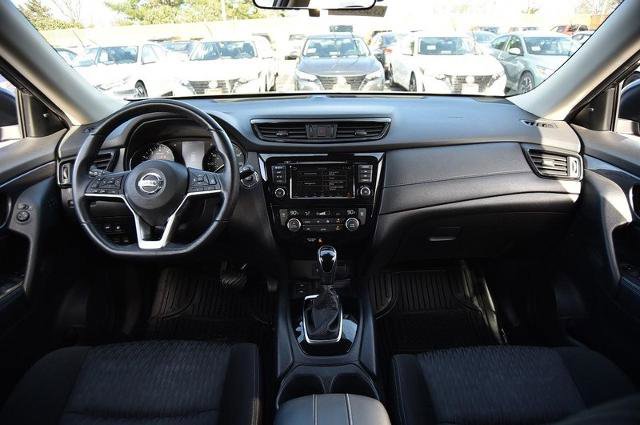 Used 2020 Nissan Rogue SV w/ Premium Package image 8