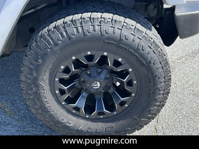 Used 2016 Jeep Wrangler Unlimited Sahara w/ Dual Top Group AWD/4WD image 12