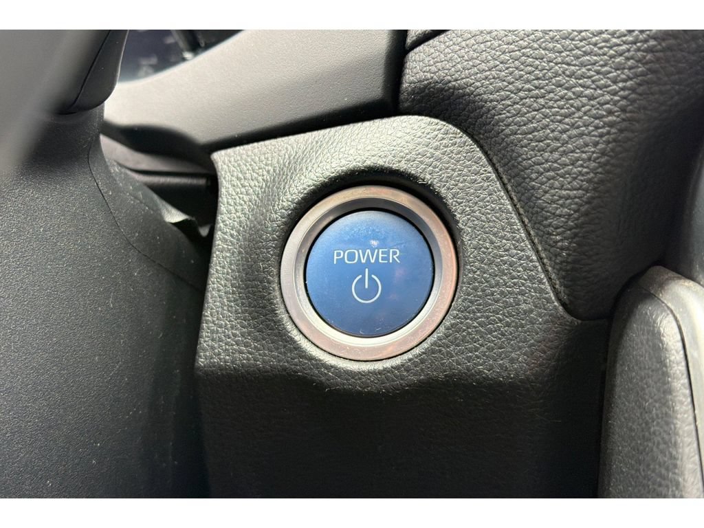 Used 2022 Toyota RAV4 SE w/ Weather & Moonroof Package AWD/4WD image 22