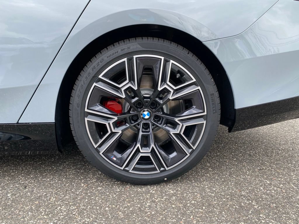 New 2027 BMW 550e xDrive AWD/4WD image 5