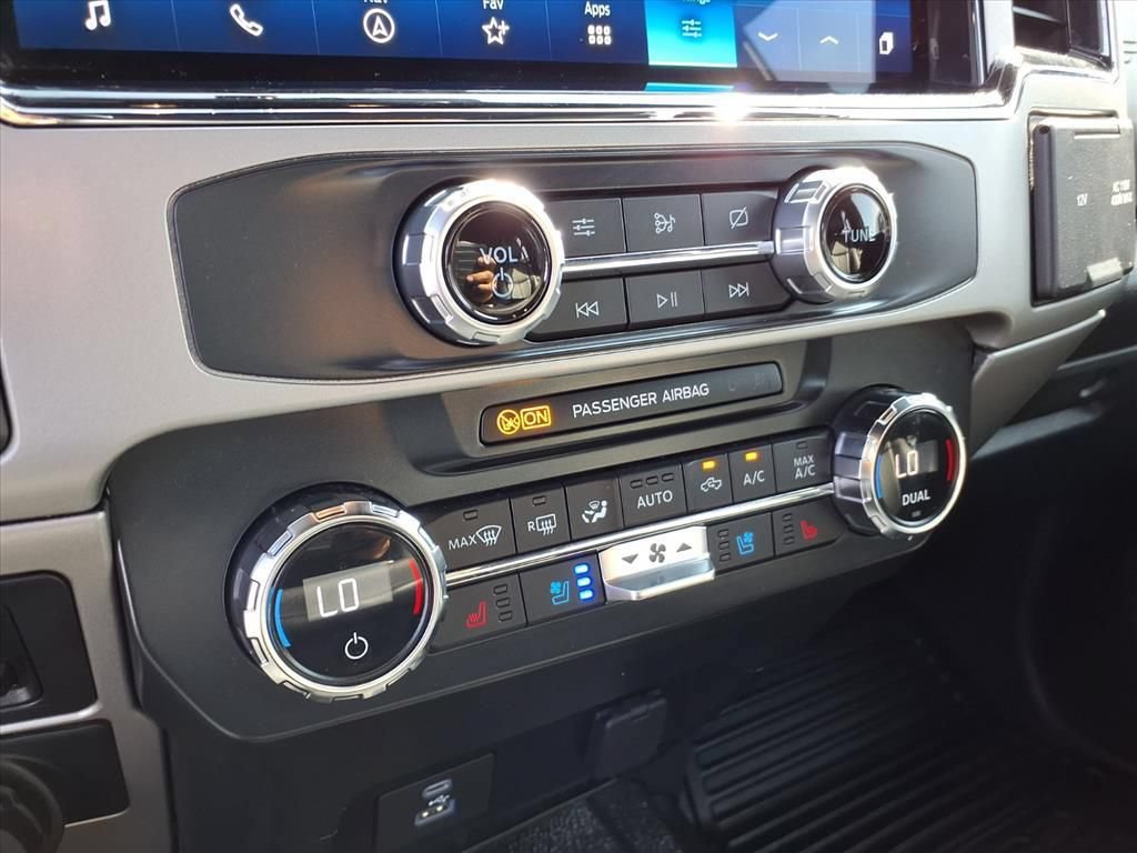 Used 2022 Ford F450 Lariat w/ Lariat Ultimate Package AWD/4WD image 7