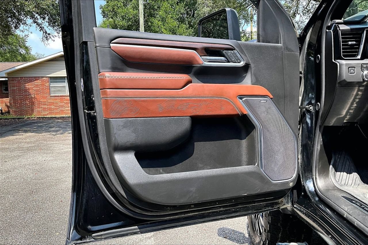 Used 2025 GMC Sierra 2500 Denali Ultimate AWD/4WD image 17